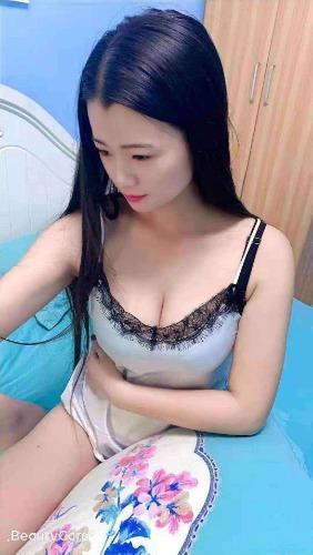 S型身材龙华小沫 第1张