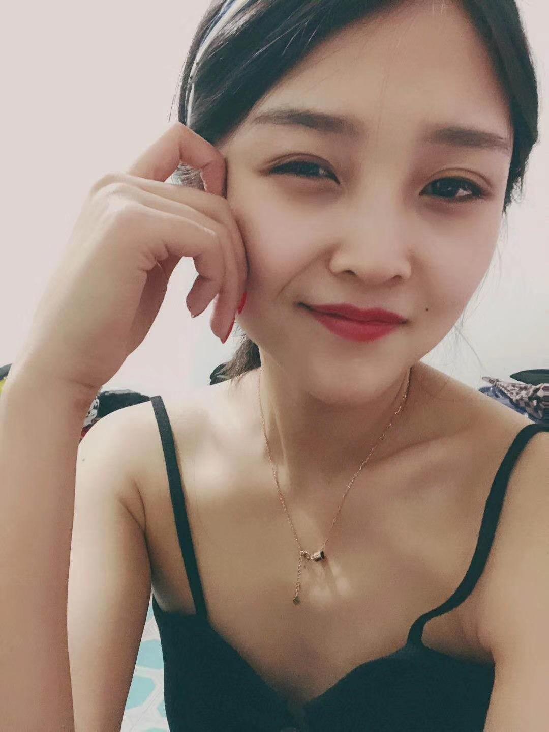 罗湖私约小姐姐女友式的服务 第1张
