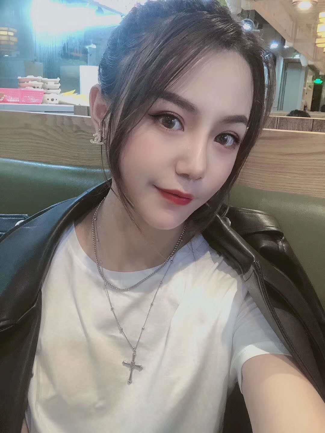 高颜值小骚货雨柔妹子会玩放得开 第2张