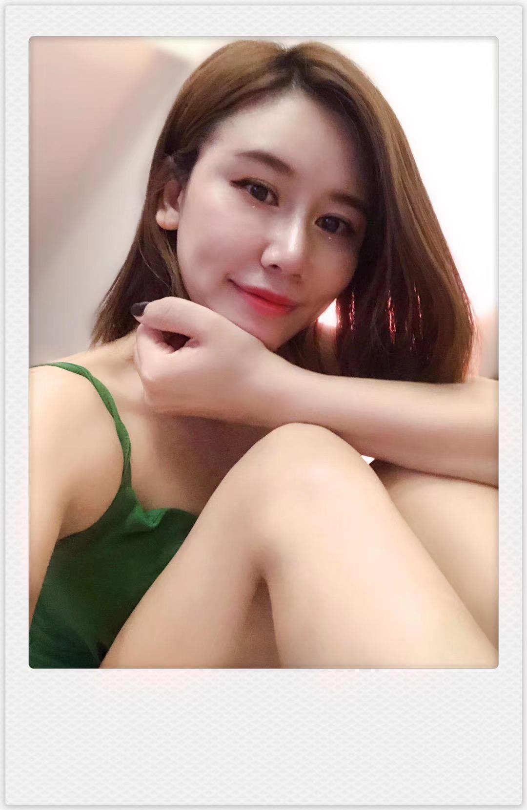 成都纯颜值思思服务控首选，身材高挑大长腿 第1张