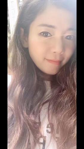 文艺气质小姐姐 第2张