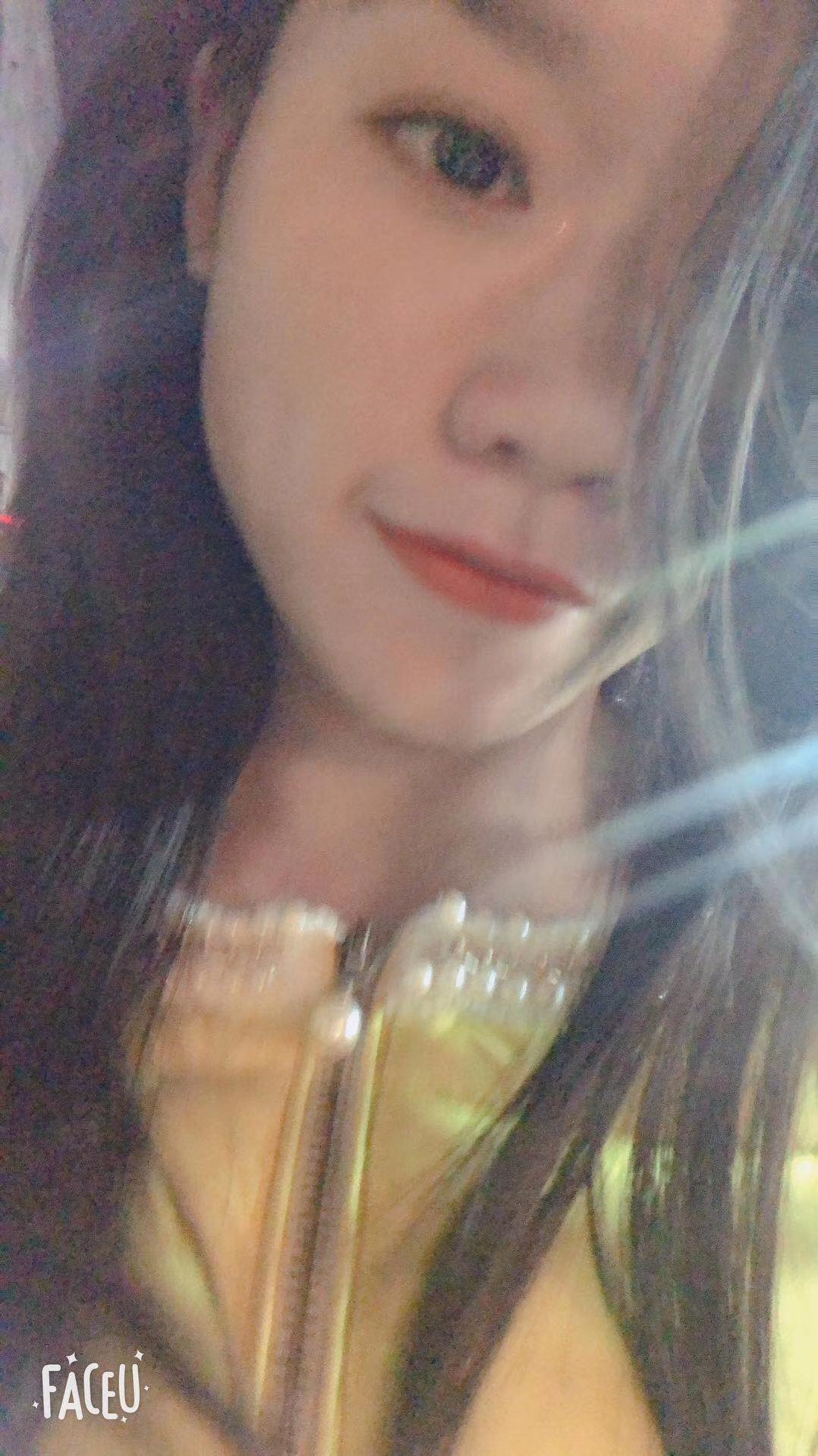 一个文殊院地铁站附近已经复工的妹子 第3张