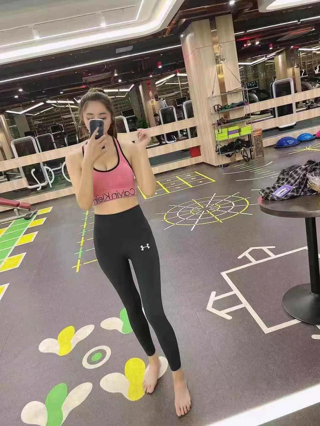 验证刚到南京不到一周的嫩妹琳琳（安妮的小姐妹） 第3张