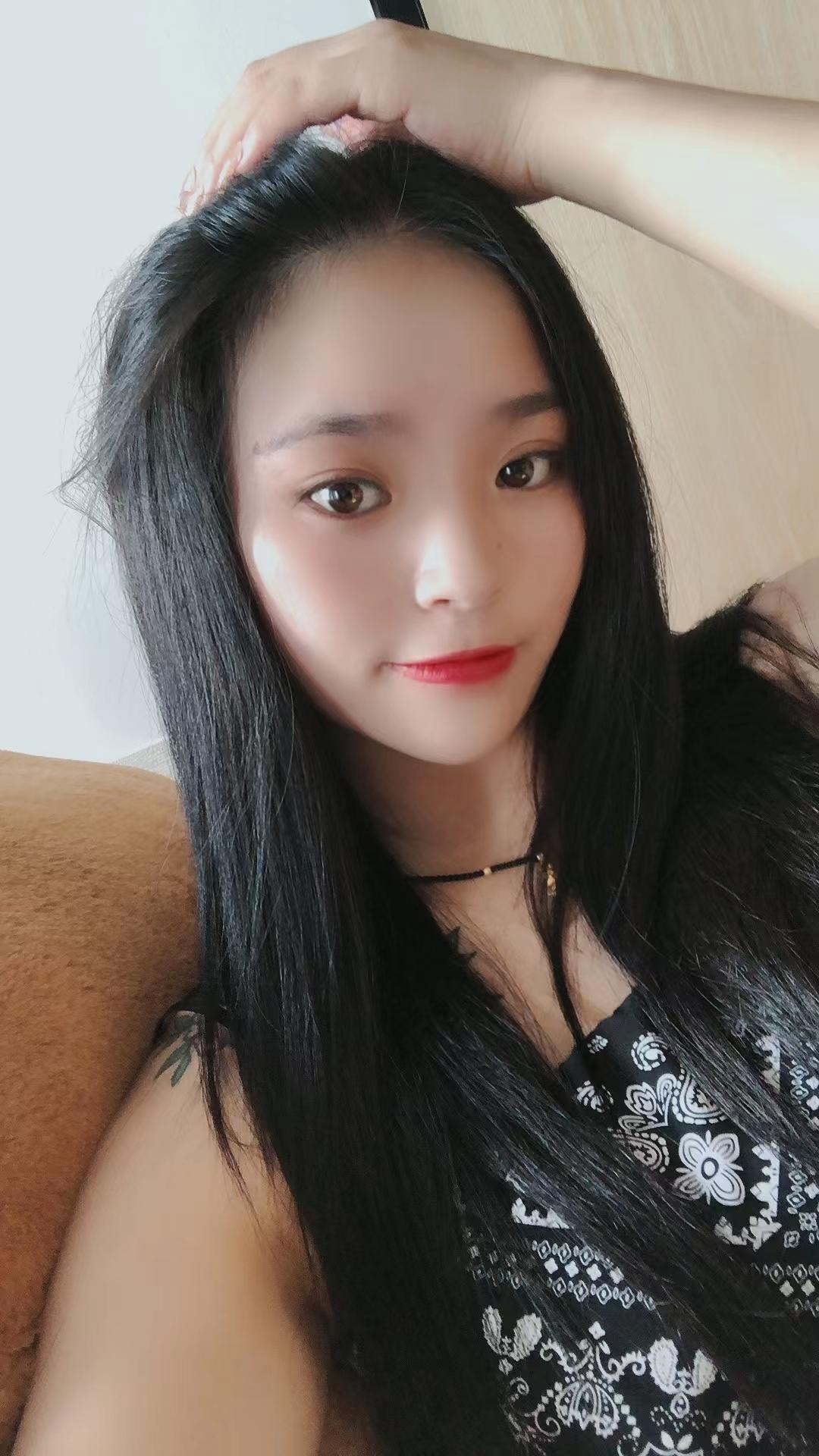 南城西平附近美女，胸大而挺，毛少 第2张
