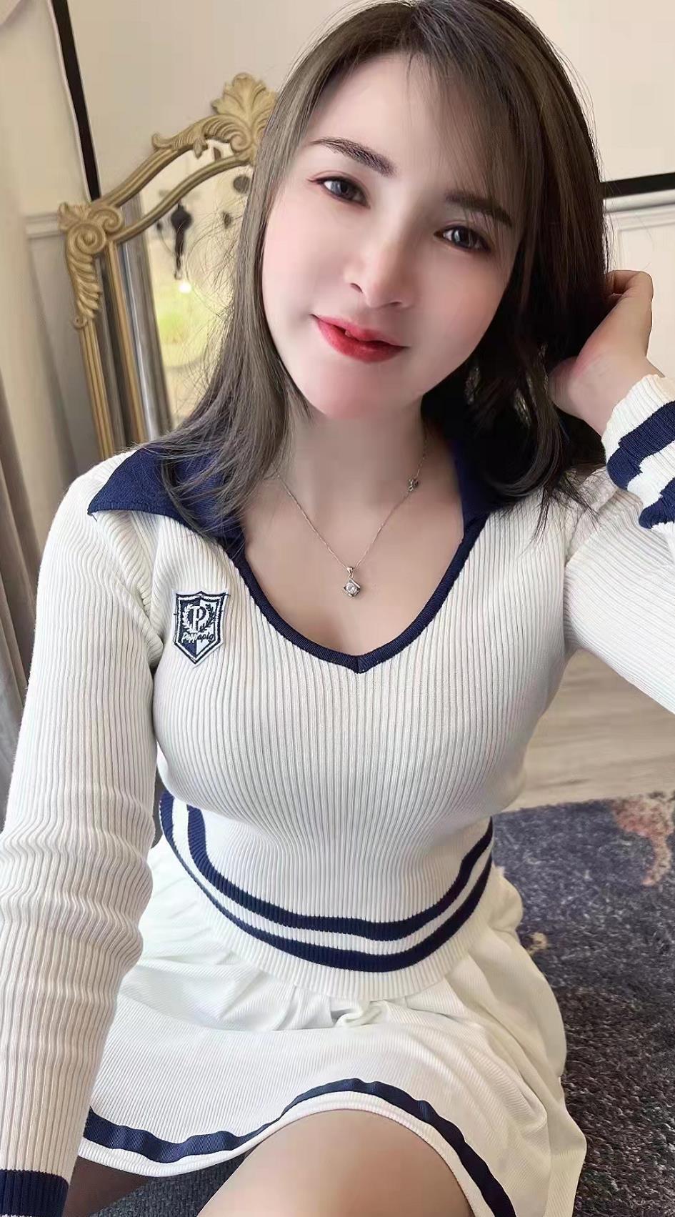 混血美女安娜，36D大胸，小翘臀很耐干 第3张