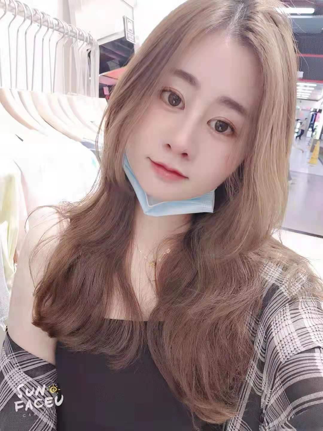 小清纯诗诗，身材惹火，纤细小腰+好看的胸 第3张