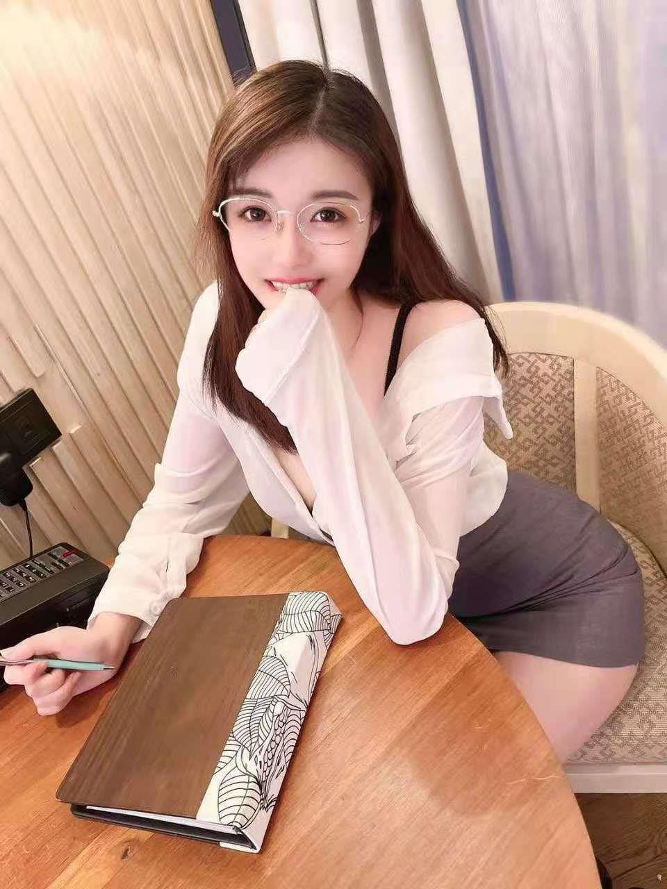 清纯型婷宝宝 第2张