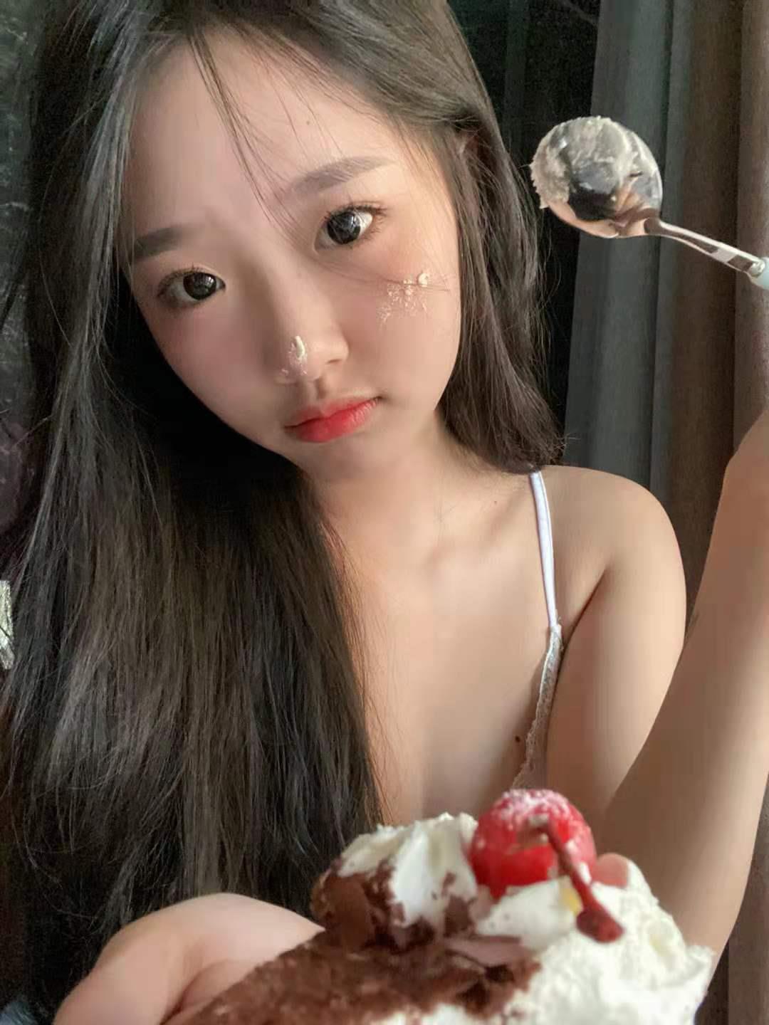 南高挑腰细胸大屁股翘，逼紧水多嫩骚年龄小 第2张