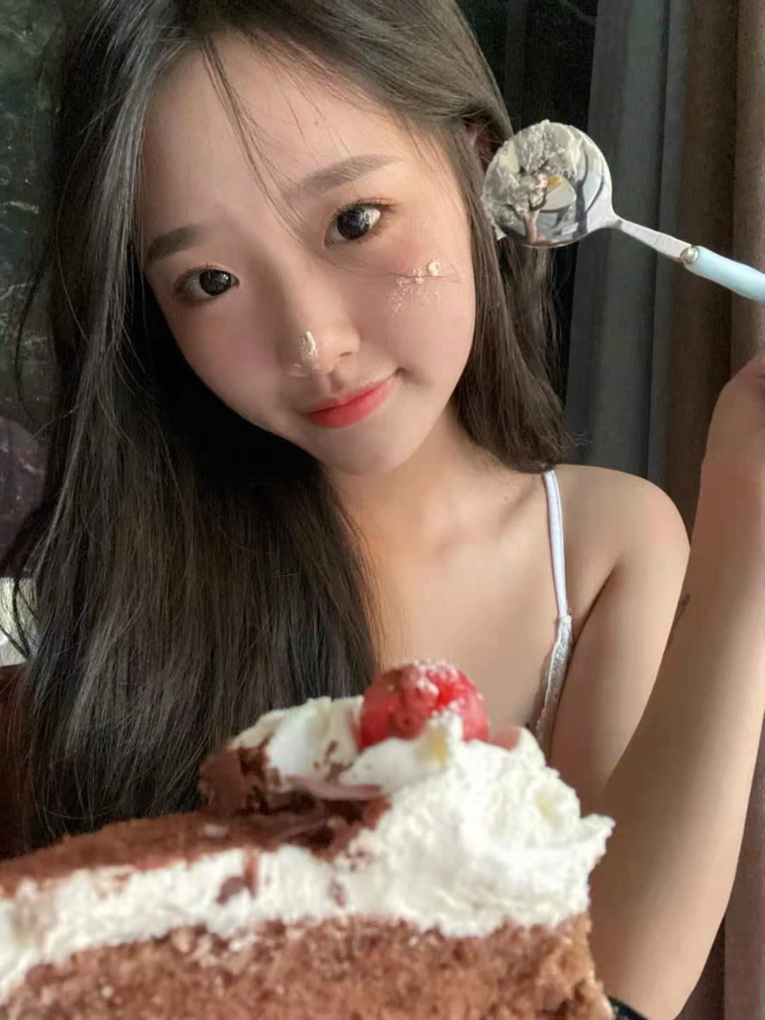 南高挑腰细胸大屁股翘，逼紧水多嫩骚年龄小 第3张