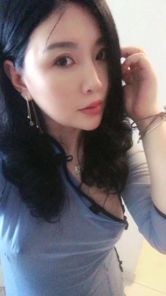 有气质的少妇妹子 第1张