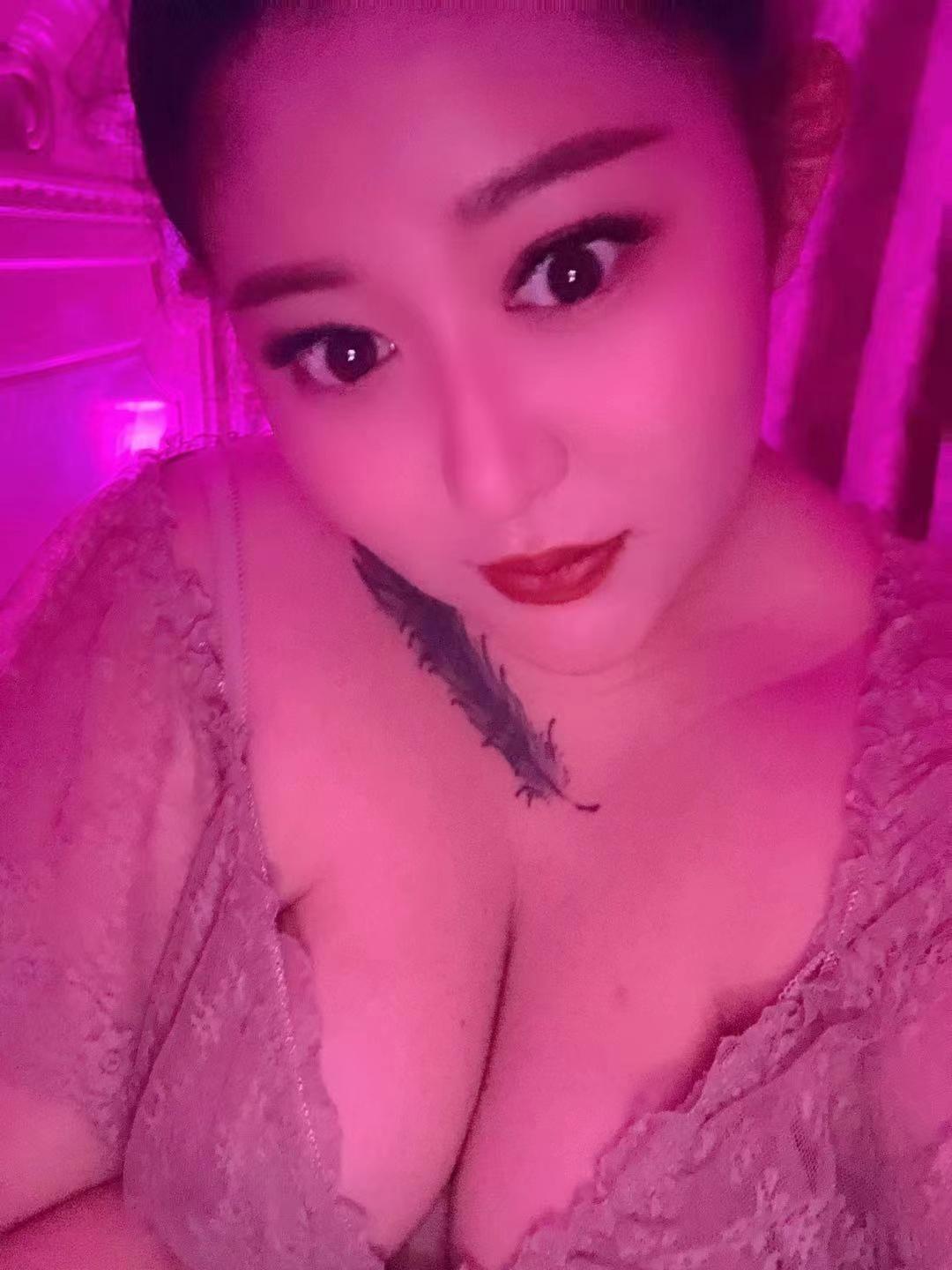平乐园年轻东北妹子,大胸大屁股,可轻微SM,可3通 第1张