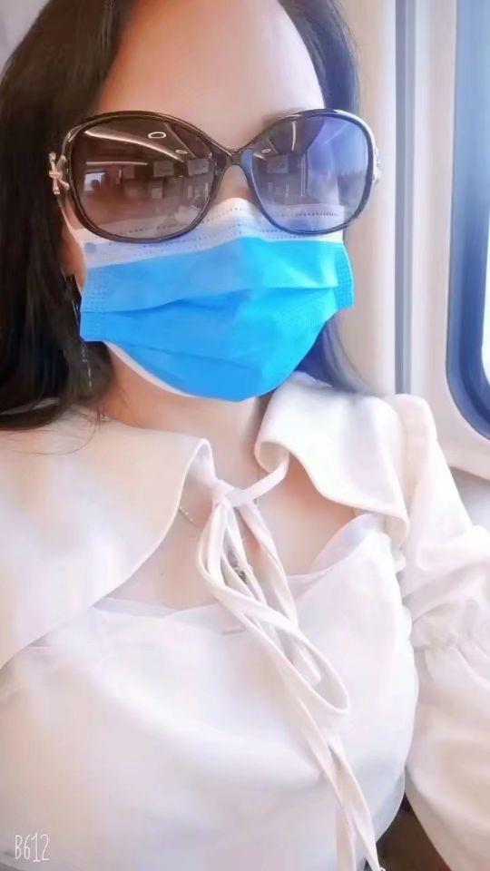 玩的很开的熟女，口活一流 第1张