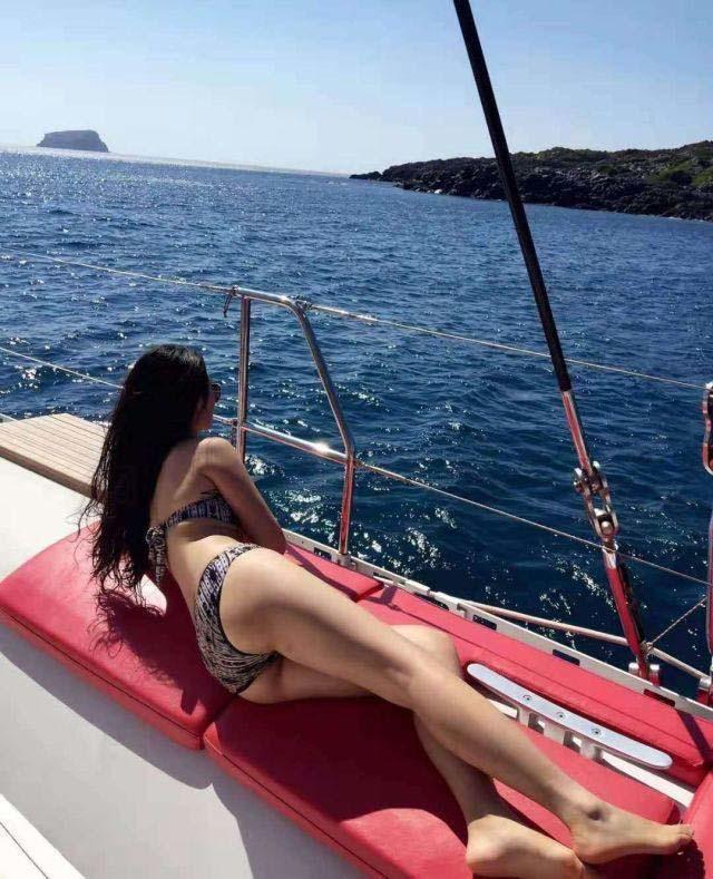徐汇大长腿美女 第3张