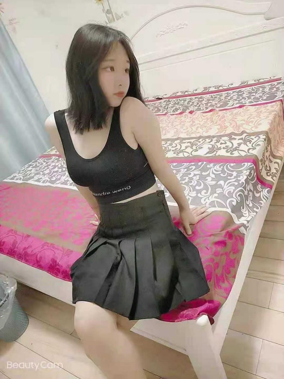 森柠，一个被艹弄玩坏的嫩妹 第1张