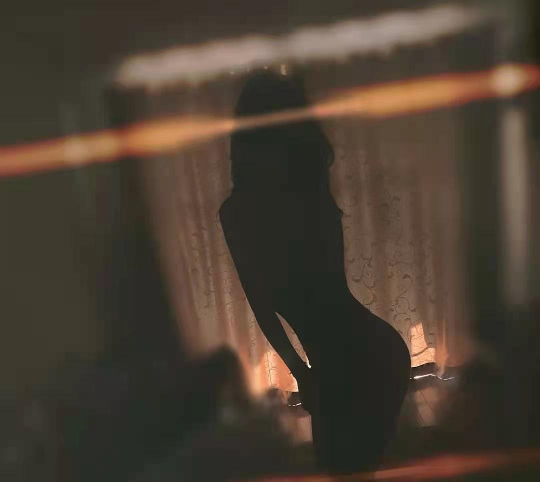 成都找嫖，这妹子胸大温柔，干炮啪啪叫声好听 第1张