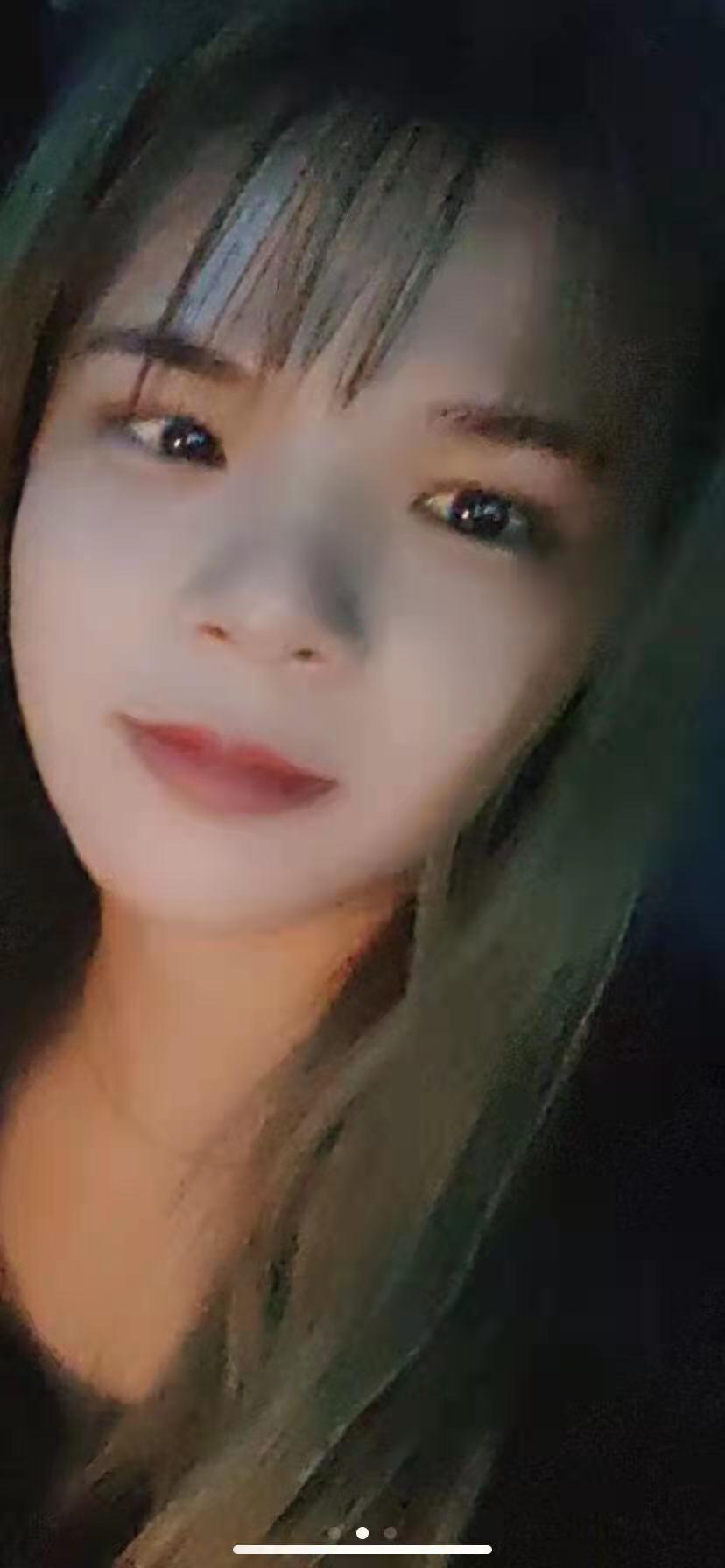 秀秀400一次可以kiss，三点粉嫩 第2张
