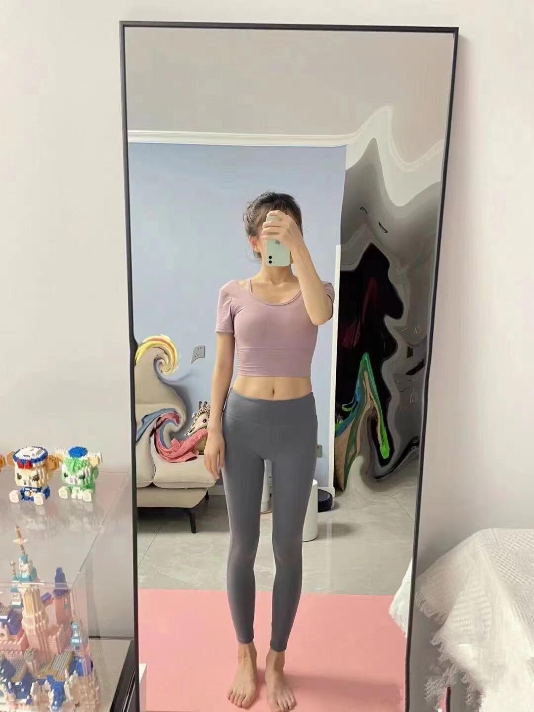 风骚小少妇月月，穿着健身服等我，在沙发上就干 第3张