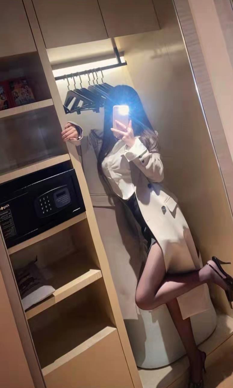 小性感丰满C雯雯，乖萌可爱懂情趣 第2张