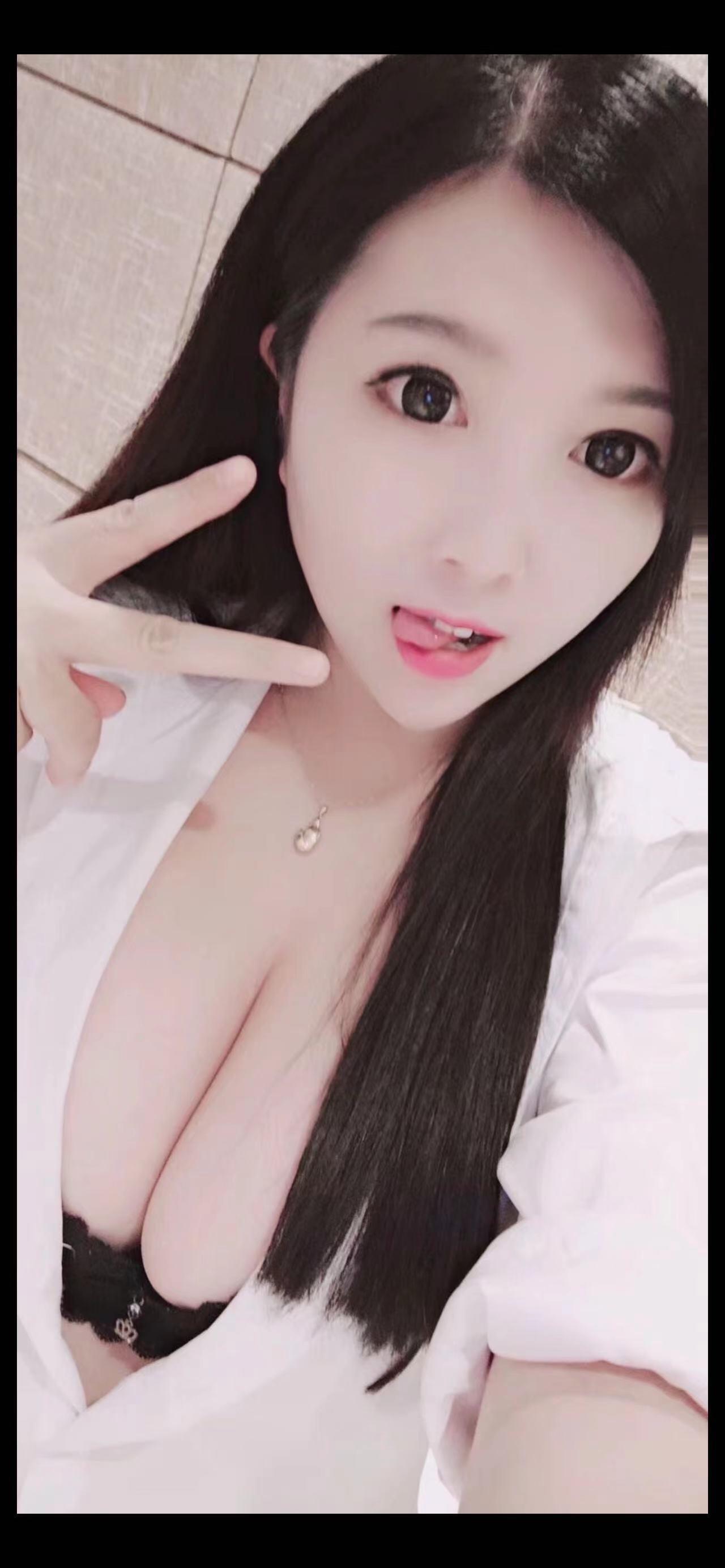 乳交神器，巨乳美女，身材曲线是真的爽 第2张