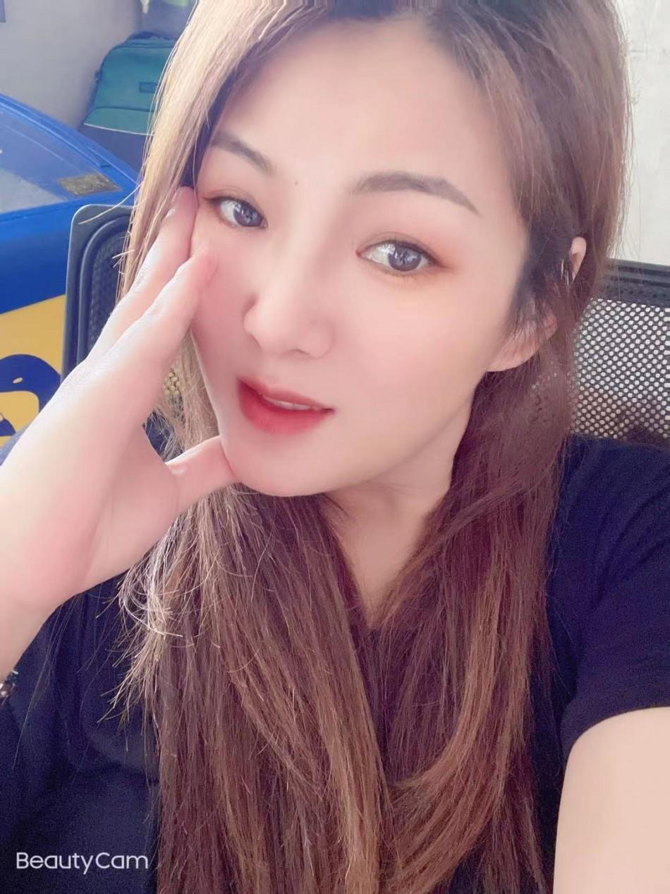 200起步的女人 第1张