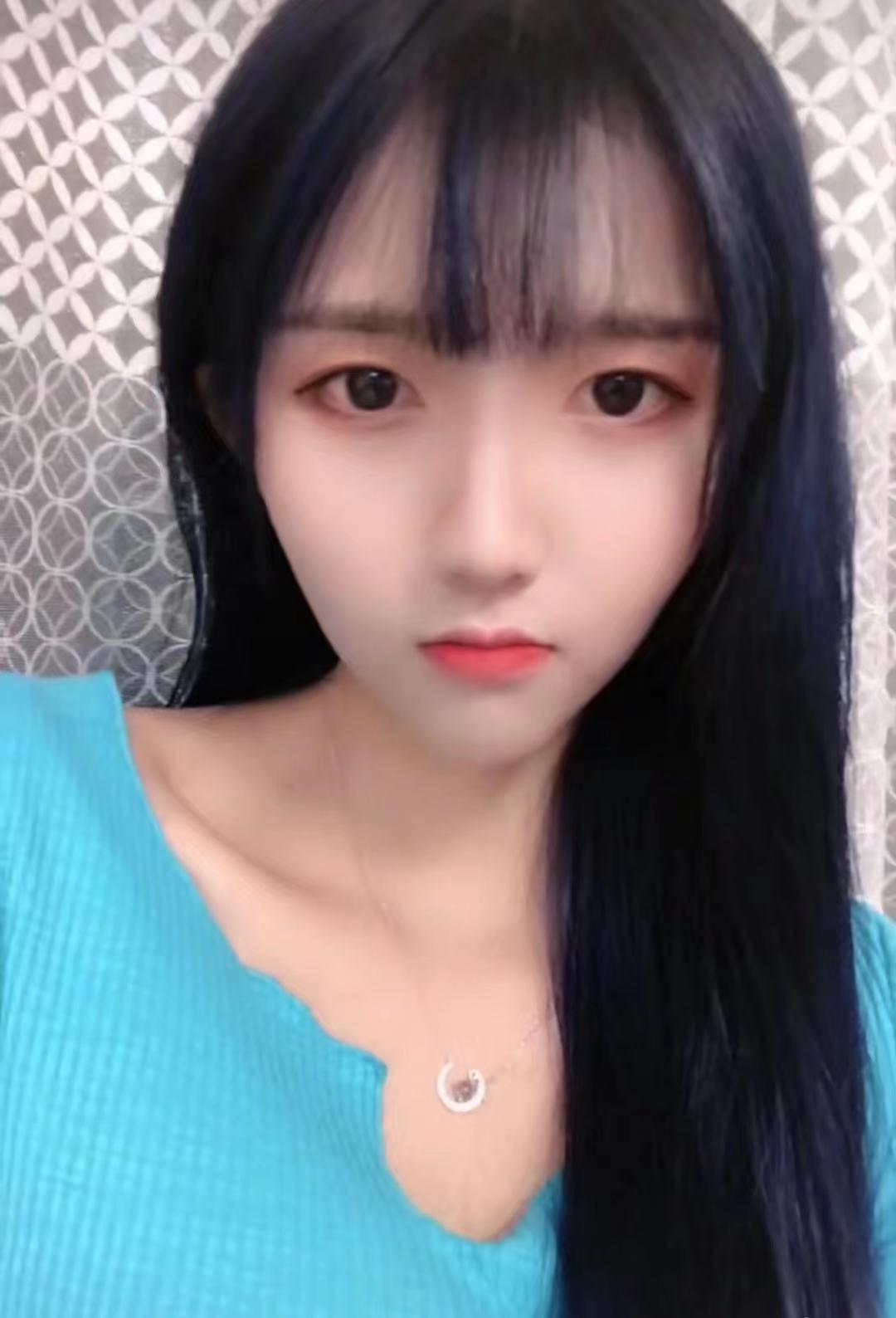 贡献高挑靓妹小姐姐 第1张
