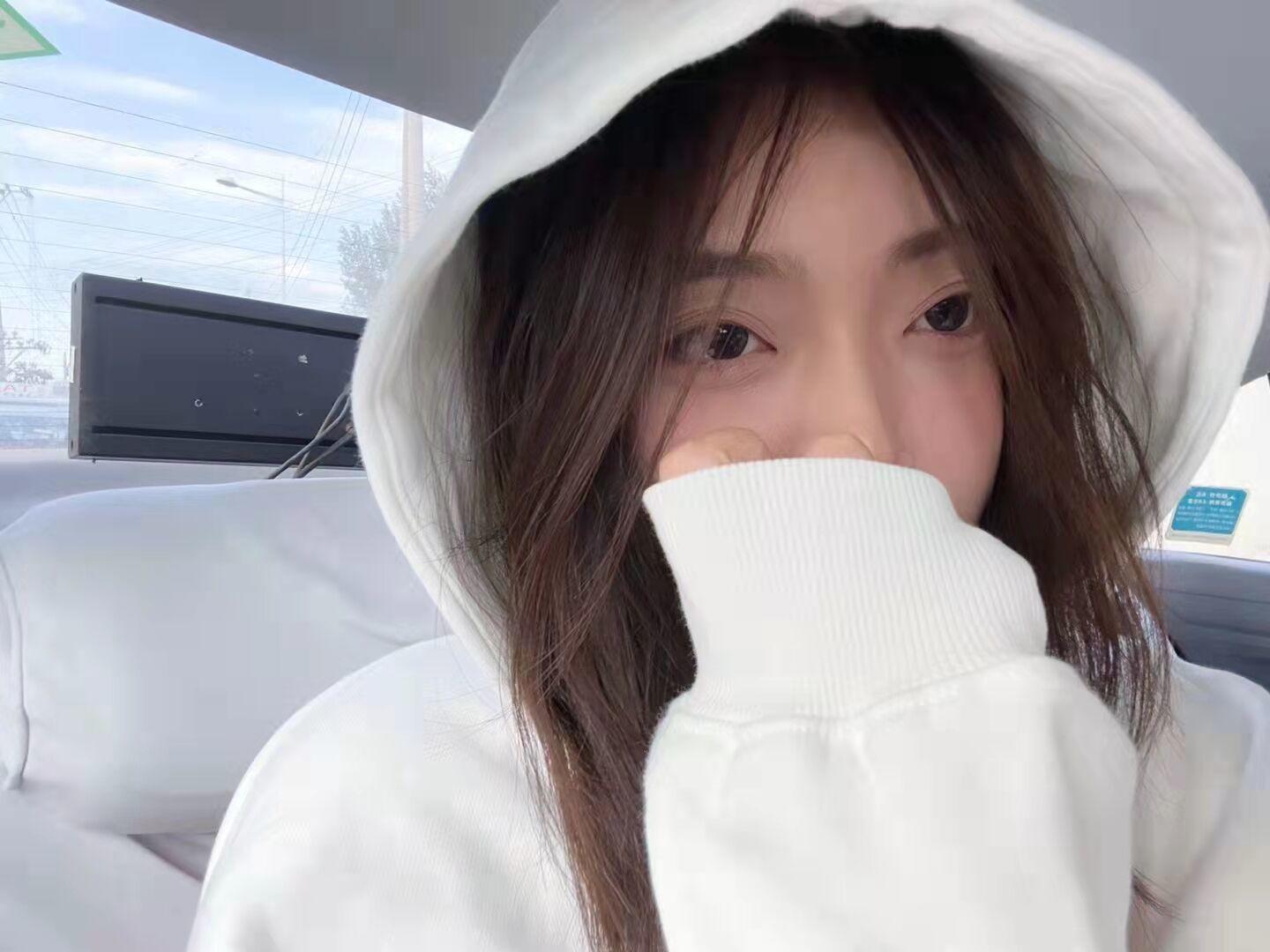 大一兼职小妹,19岁满满的胶原蛋白 第2张