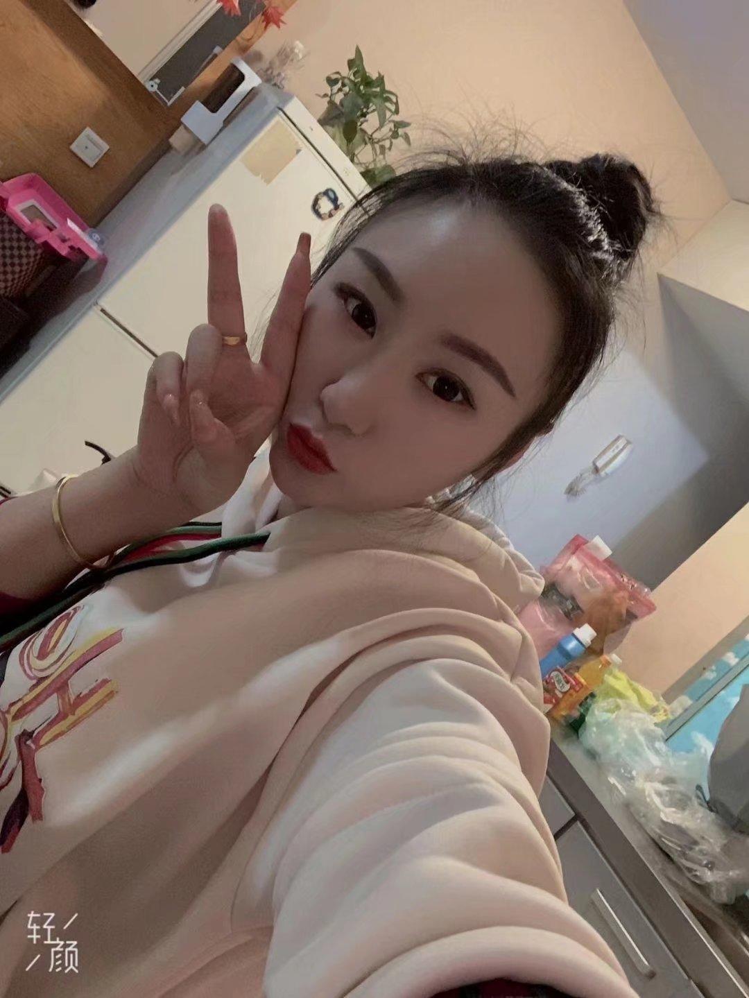 南方女孩桃子,颜值正点,身材线条超赞 第2张