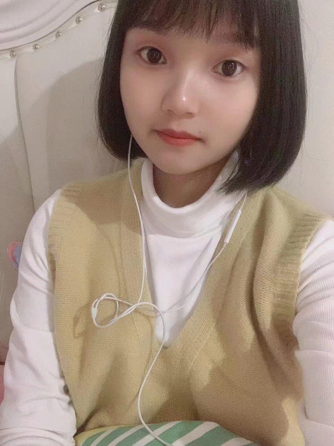 00后纯兼职小美女乖巧可爱 第3张