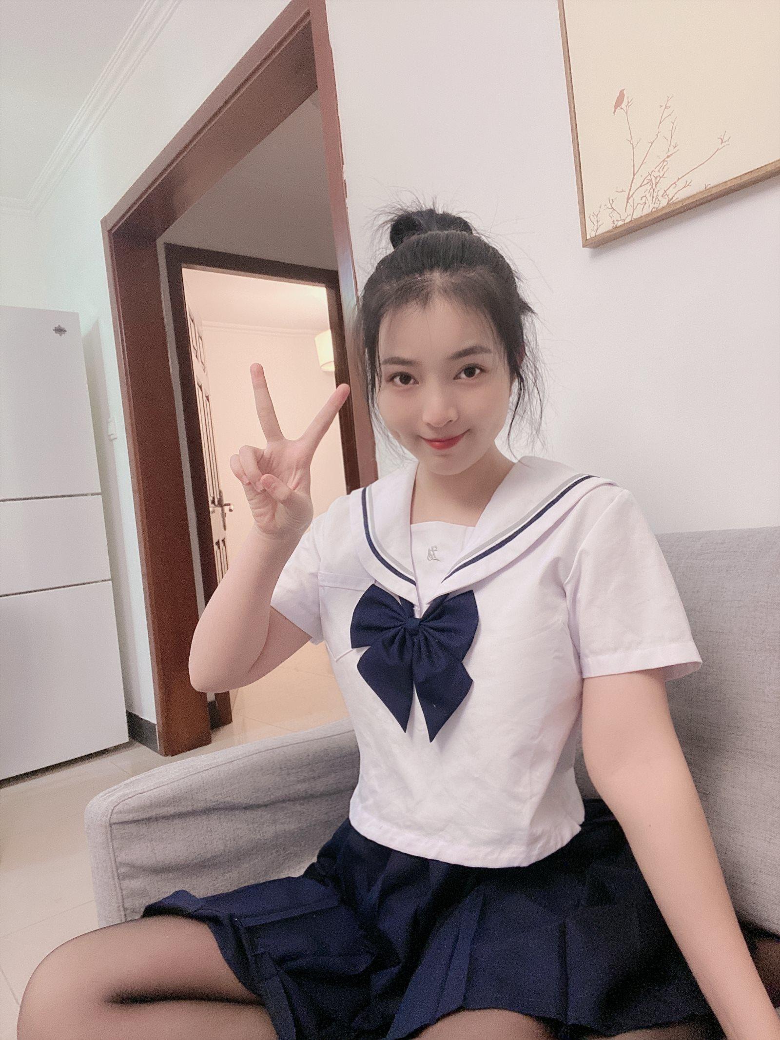 也说说20岁望京嫩妹小香香吧 第1张