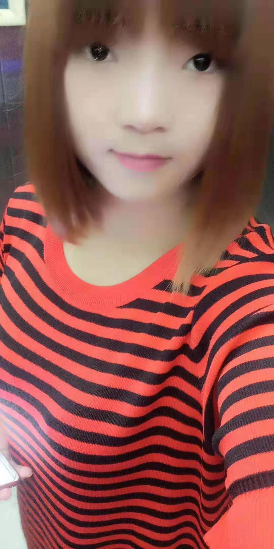 价格实惠的妹子 第1张