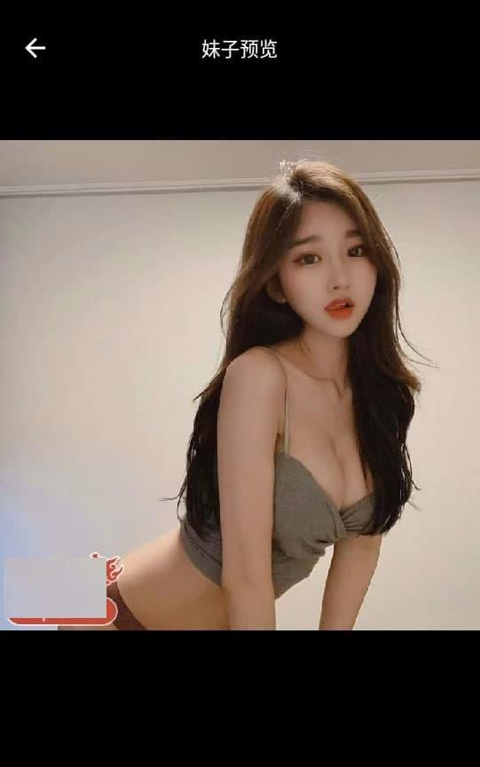 自聊自做的女孩 第1张