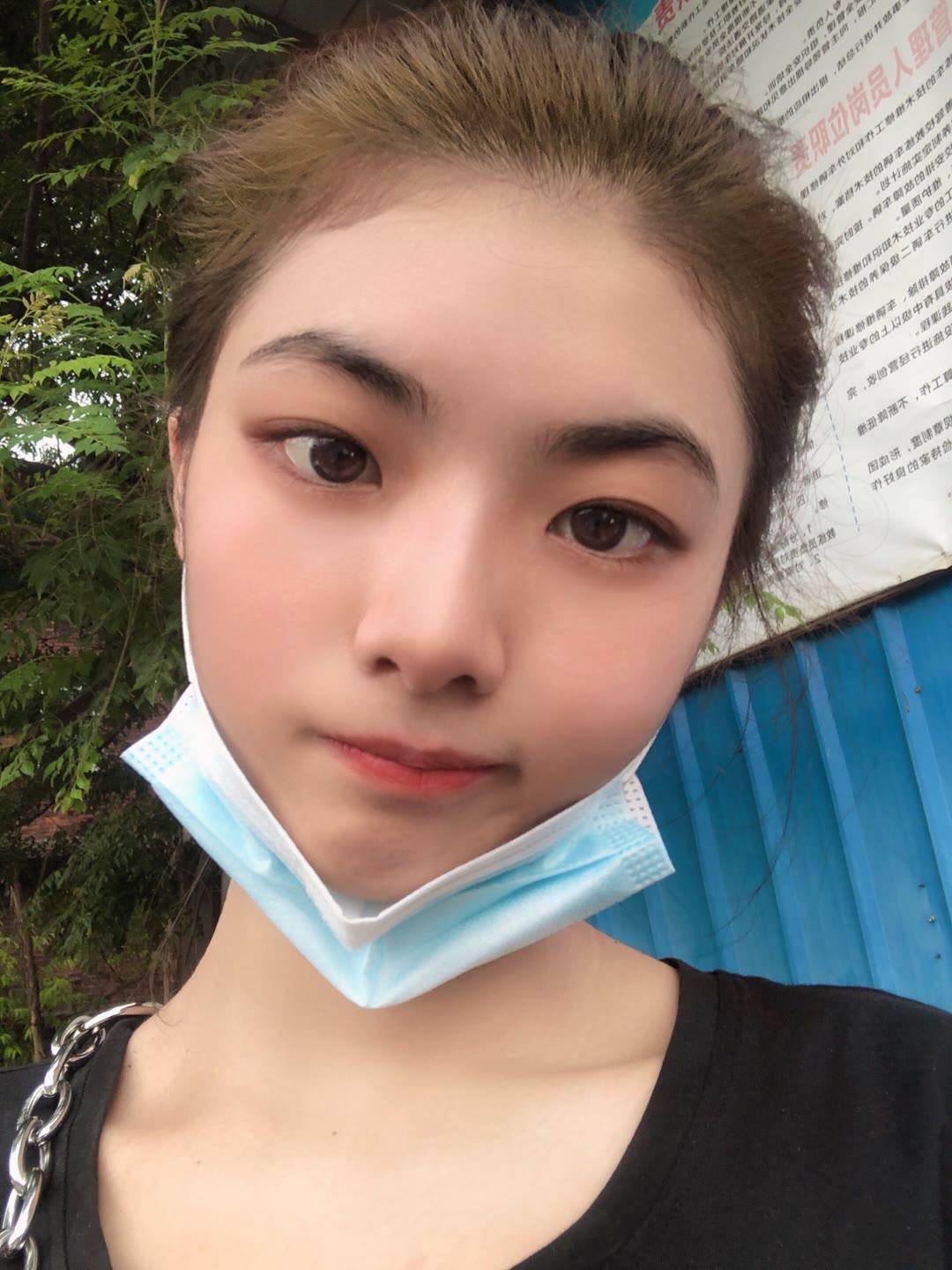 夜探24岁粉粉的兼职女！ 第3张