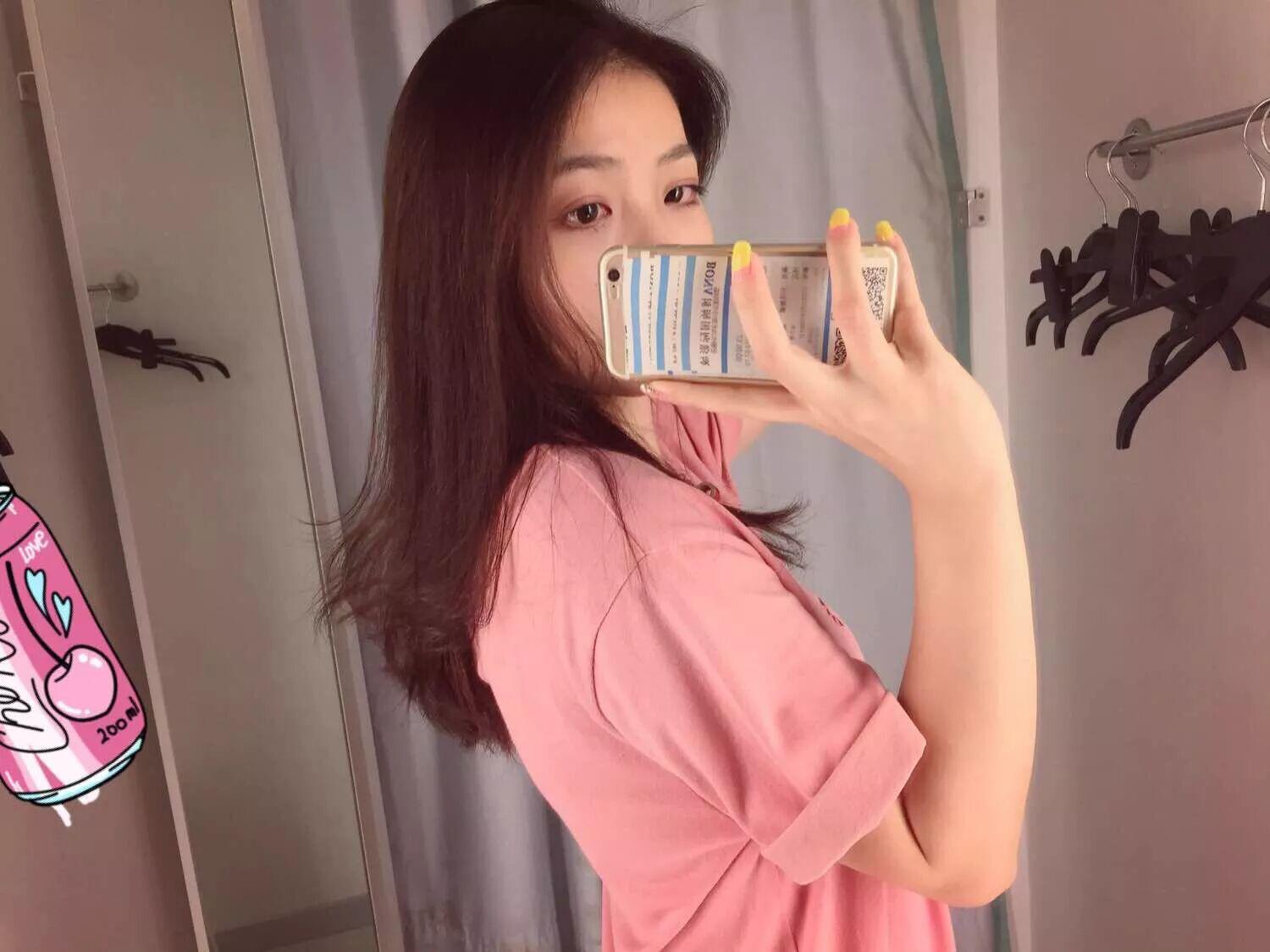 超颜值！胸部饱满，身段迷人 第1张