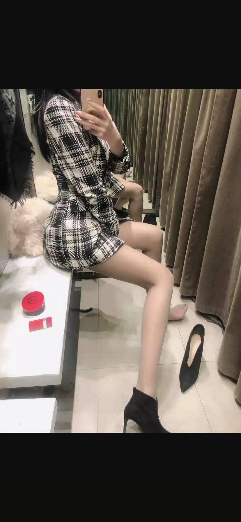 分享一个极品高颜值大长腿，边操边撕丝袜 第4张