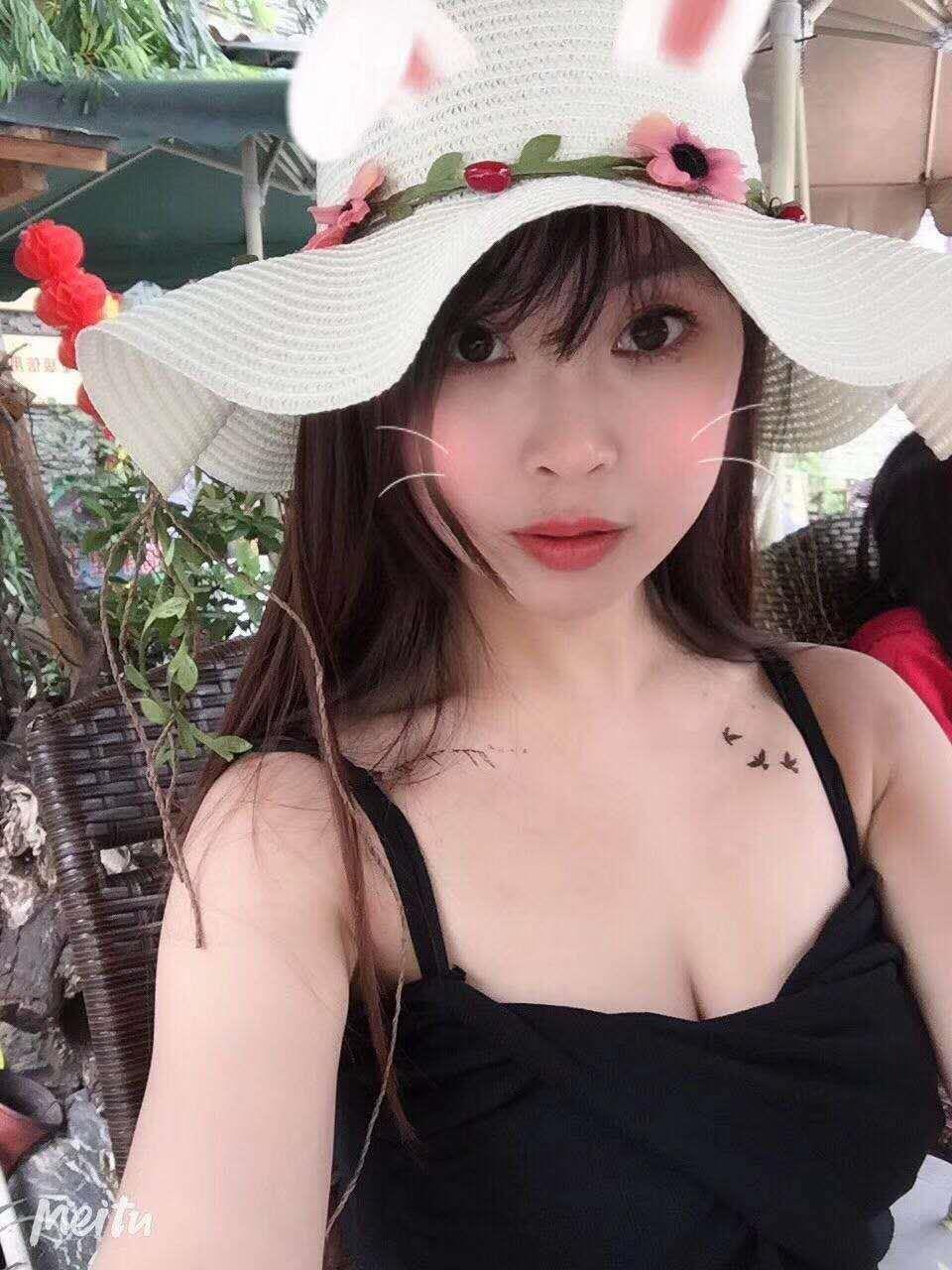 号称‘瑜伽教练’的白皙细腰丰乳妞!值57~ 第4张