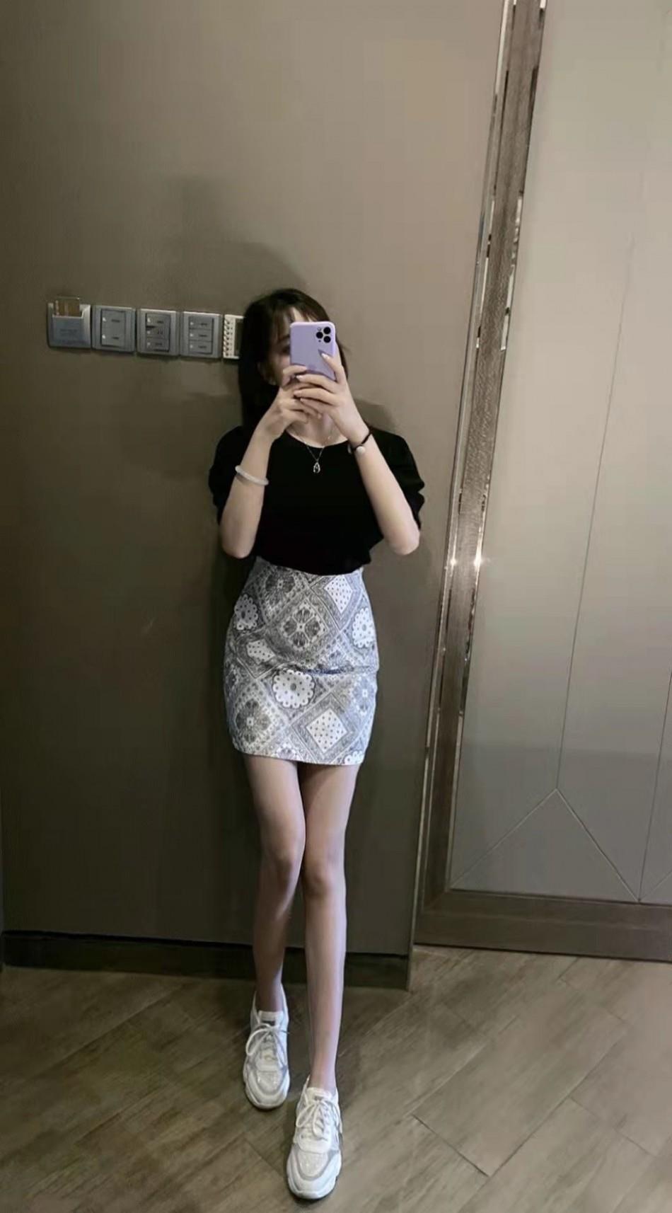 石溪悠悠貌美肤白 第1张