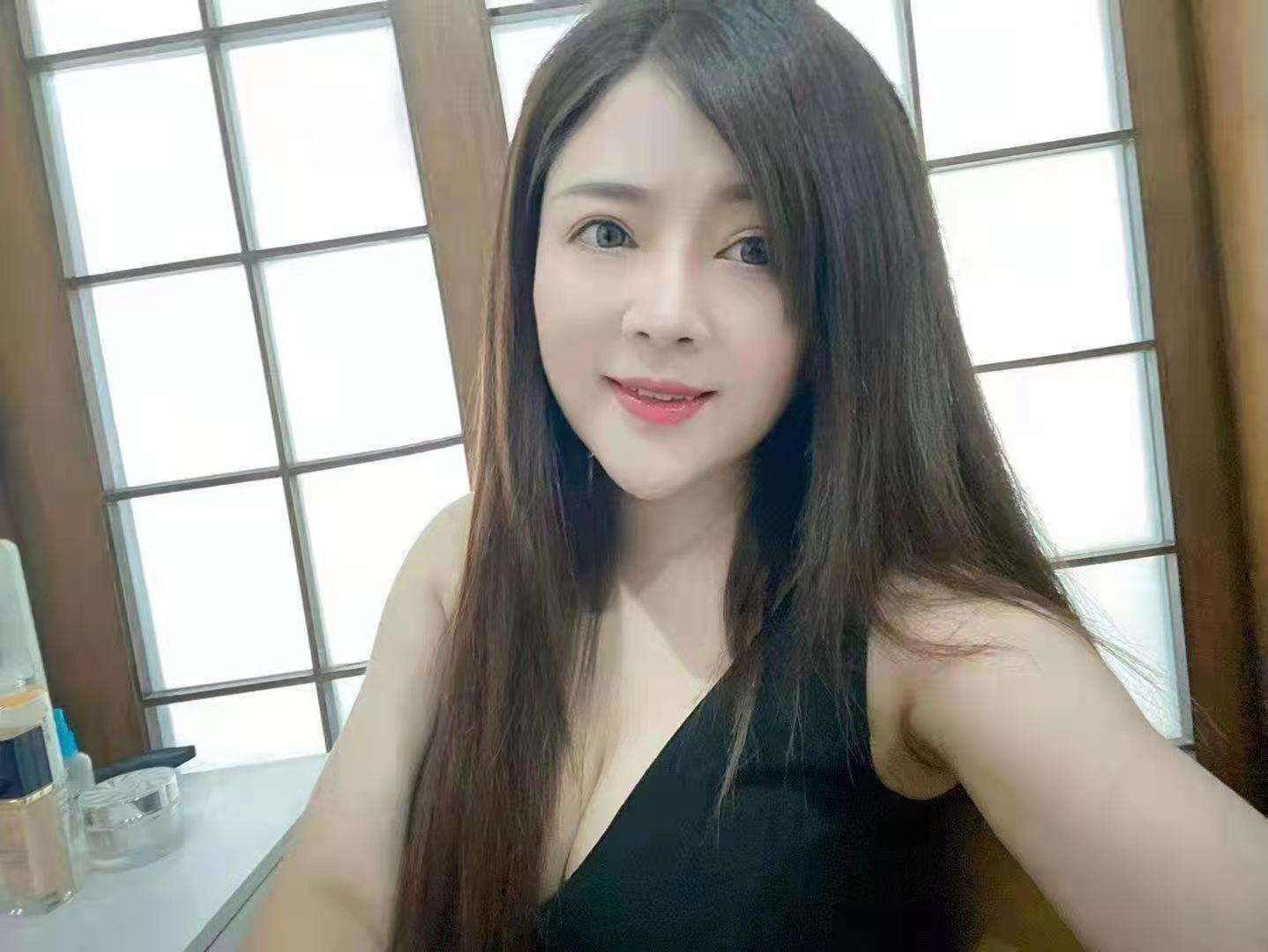 丰满大胸妹~薇薇，热情小女人 第3张