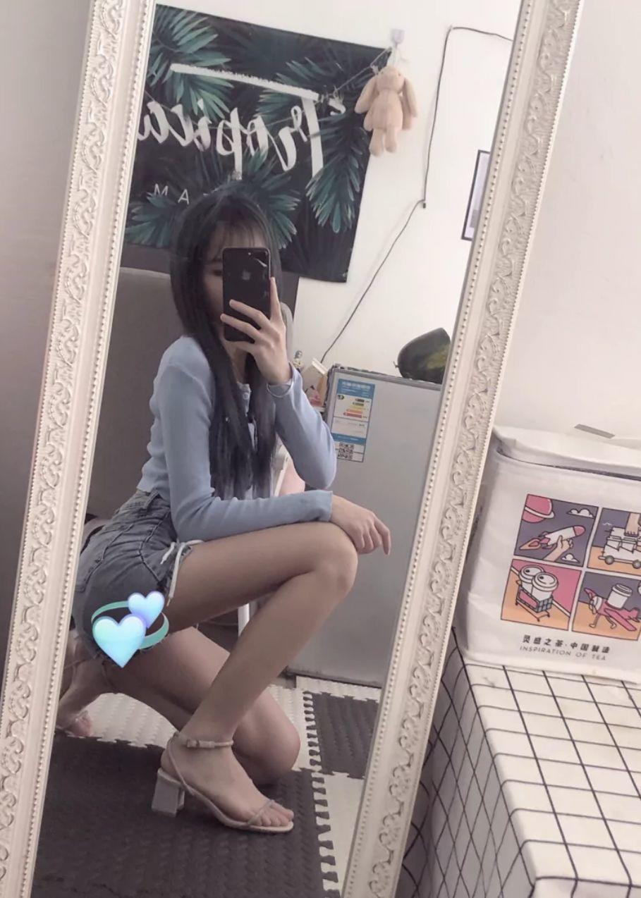 23岁漂亮小姐姐，服务卖力，身材超好 第2张
