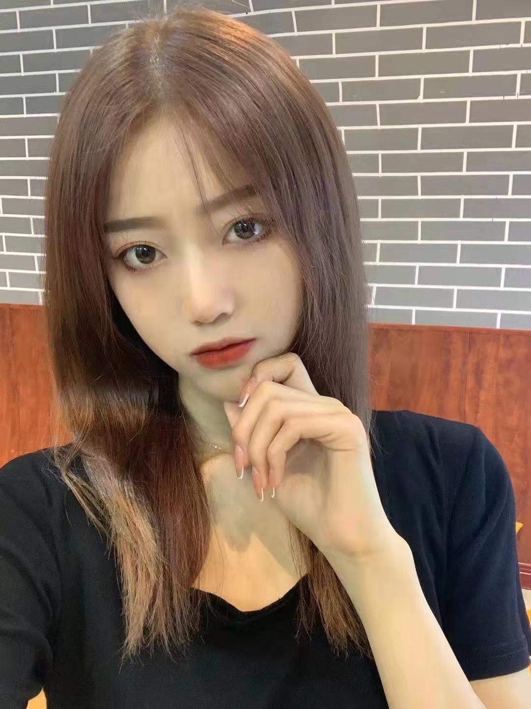 易通大厦高冷小美女，普通服务却也配合 第1张
