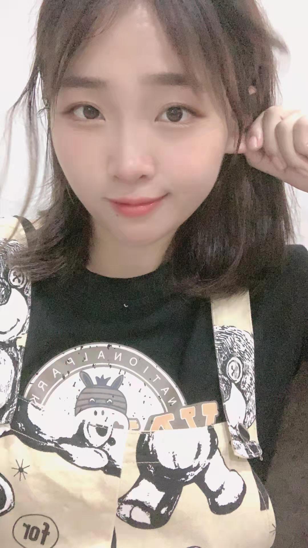 长漂亮年纪不大的小姐姐 第3张