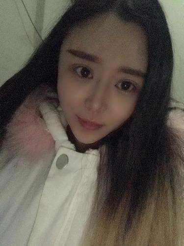 性格挺好！爱喝酒的一个美女！ 第1张