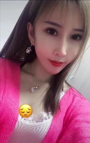 赚外快的小护士 第4张