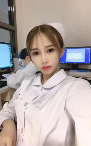 赚外快的小护士 第5张