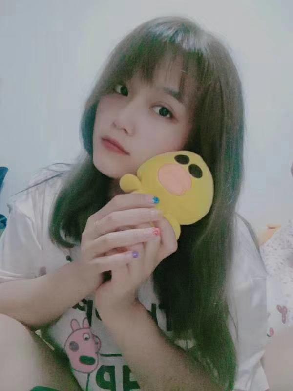 开发区超级白嫩20岁左右可爱小美女 第1张