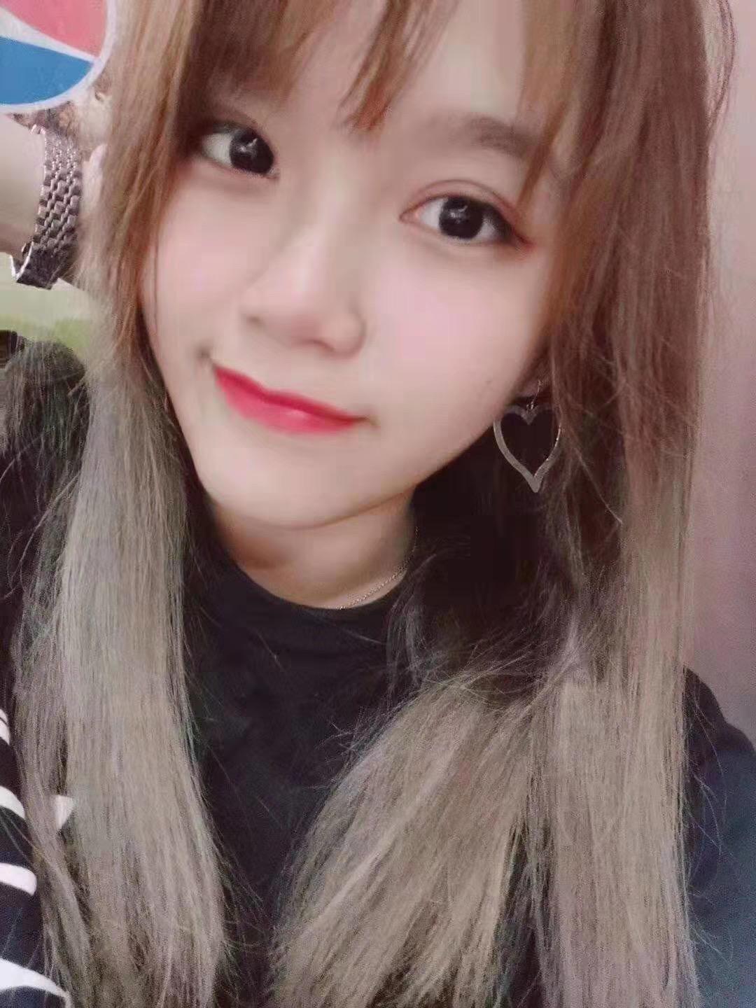开发区超级白嫩20岁左右可爱小美女 第3张