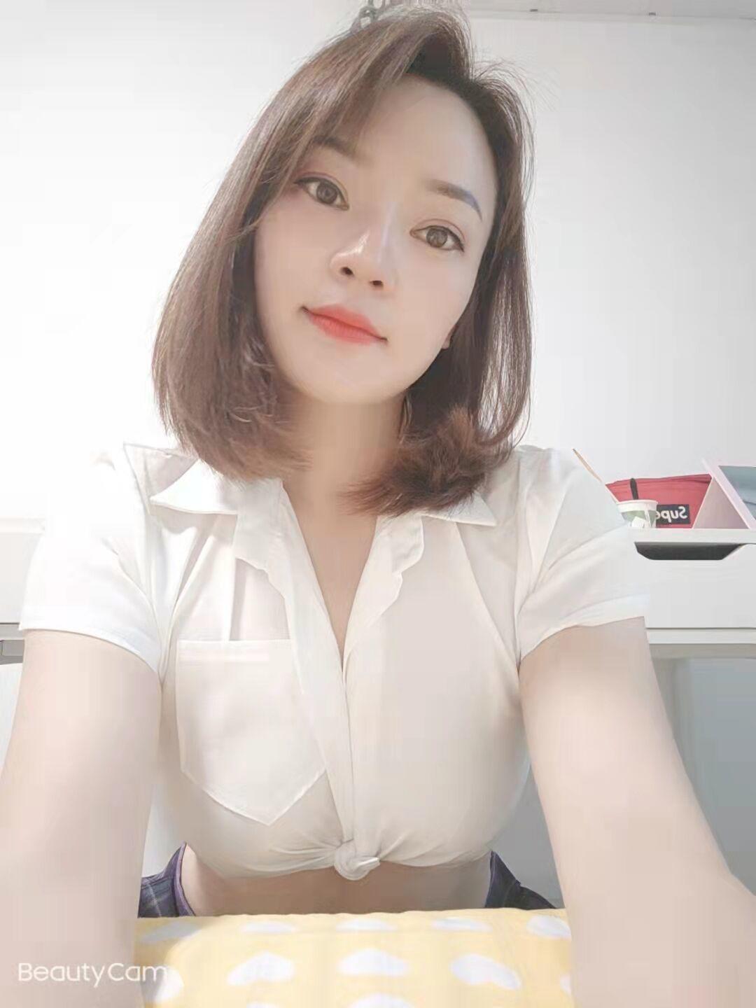知性温柔成都大妞，肤白貌美，真人实照 第1张