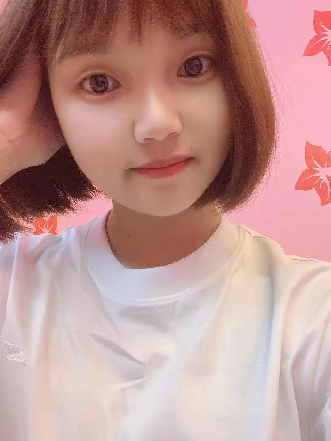 刚下水做的良家型乖乖女，白白嫩嫩的 第1张