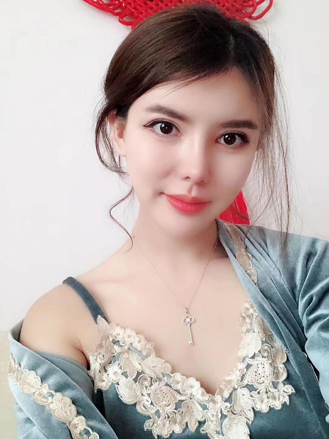 浦东小昆凌可以母女双飞 第1张