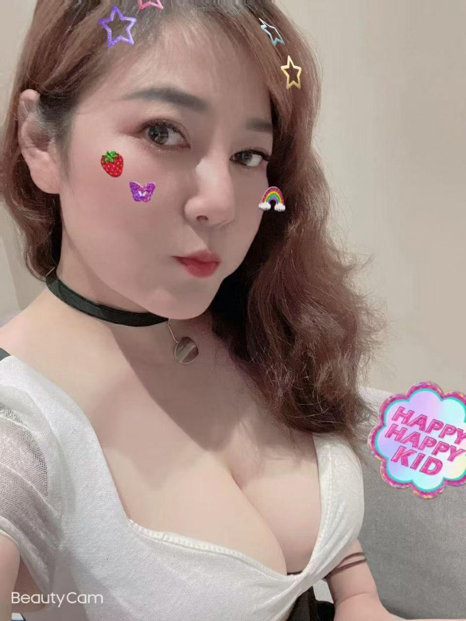 服务系的大胸丰满少妇，水是真的多~ 第1张