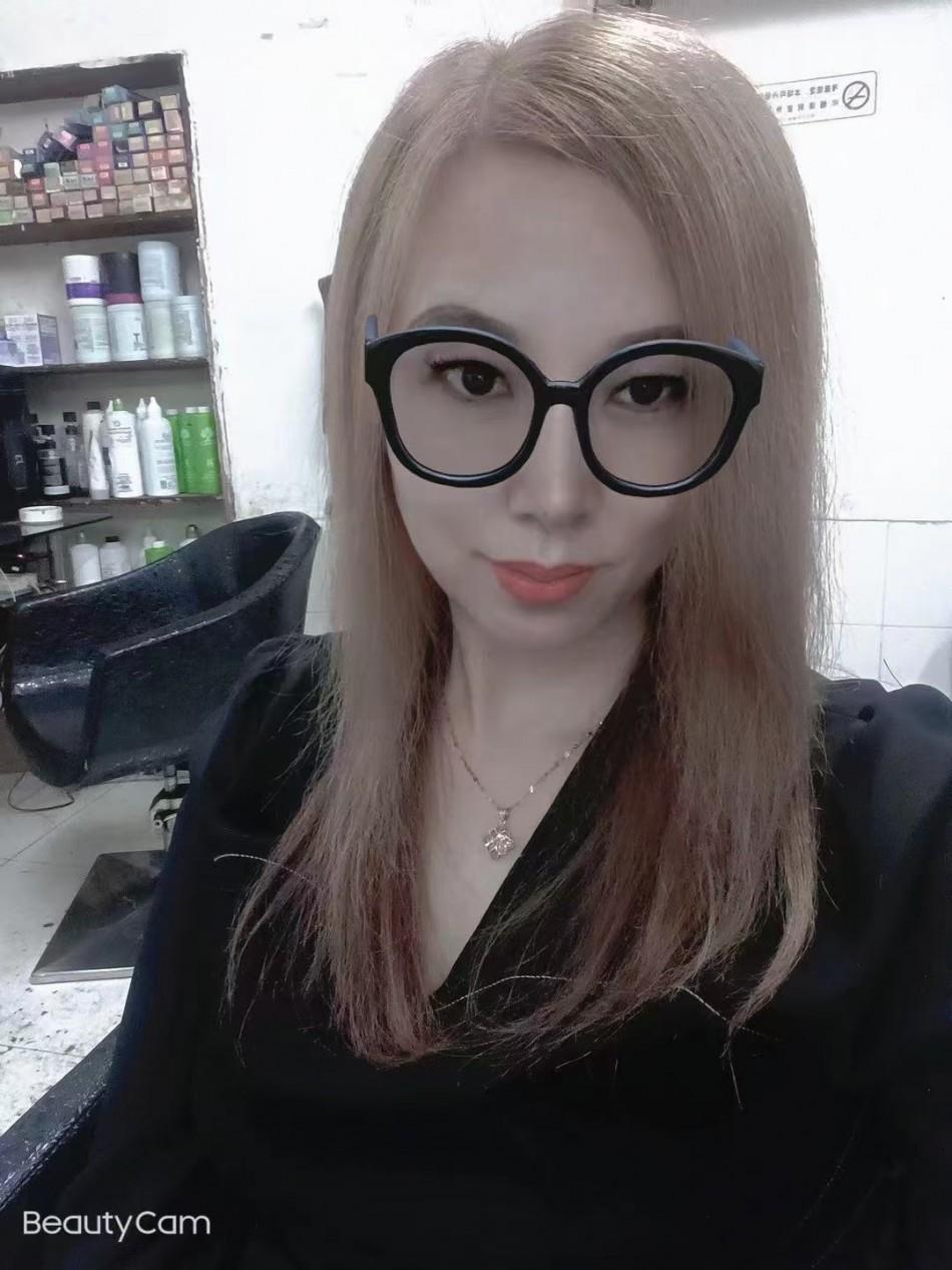 长虹路少妇 第1张